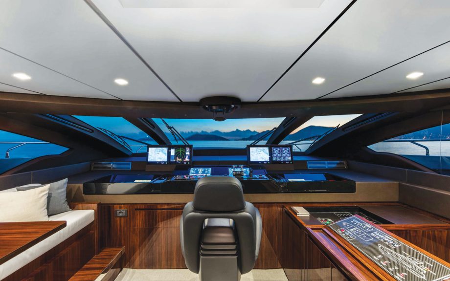 riva-110-dolcevita-yacht-review-helm