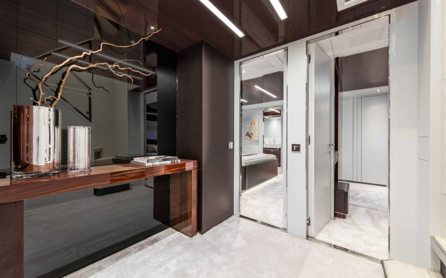 riva-110-dolcevita-yacht-review-lower-deck-foyer