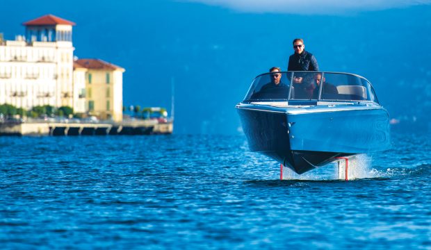 Candela-seven-electric-foiling-speedboat-video