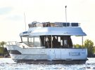 delphia-bluescape-1200-fly-yacht-review-aft-view