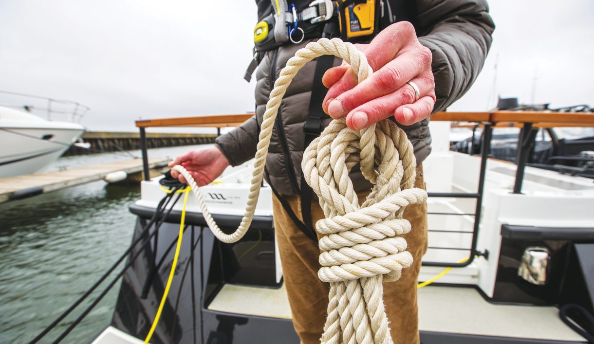 How to pick up a mooring buoy when boating singlehanded