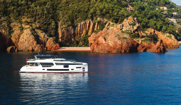 Sirena-88-yacht-review-side-view-credit-Jeff-Brown