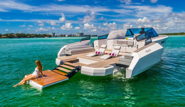 evo-yachts-r4-aft-view