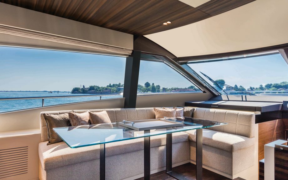 ferretti-670-yacht-review-Dinette