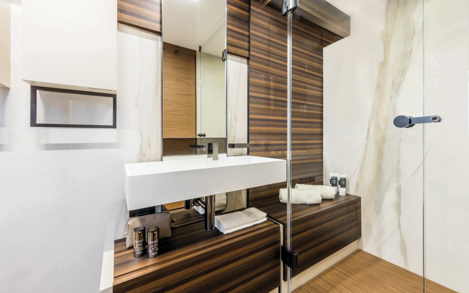 ferretti-670-yacht-review-Master-bathroom
