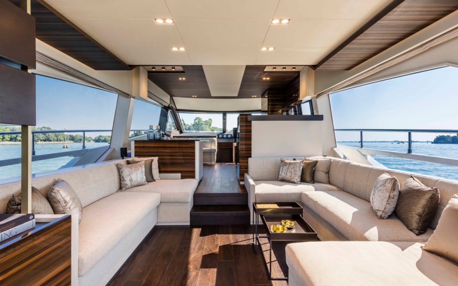 ferretti-670-yacht-review-Saloon