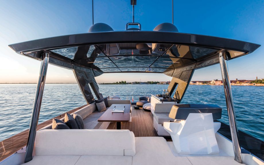 ferretti-670-yacht-review-flybridge