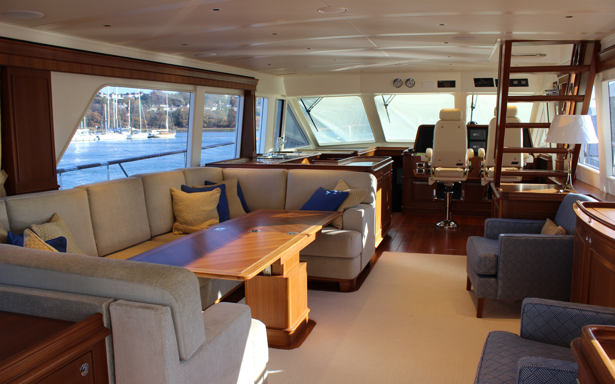 hinckley-company-hunts-yachts-ocean-76-interior