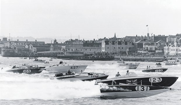 powerboat-racing-icons-cowes-torquay-race-hero