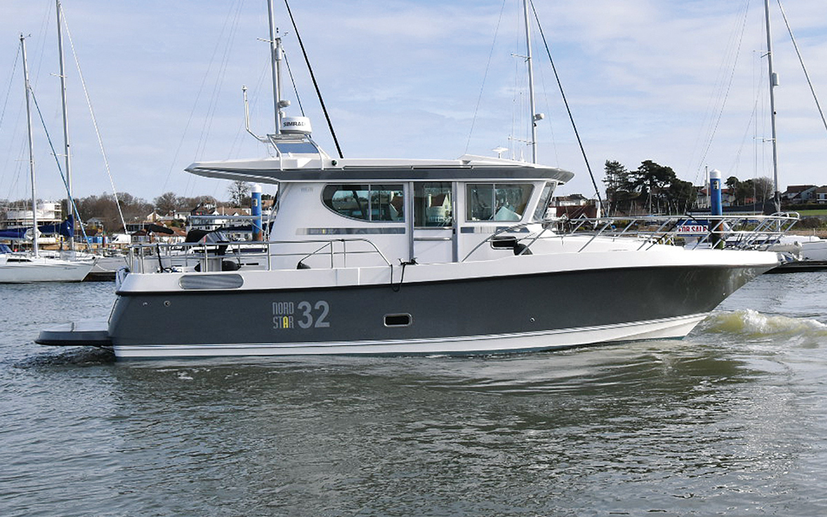 secondhand-boat-buyers-guide-offshore-boats-Nord-Star-32-exterior