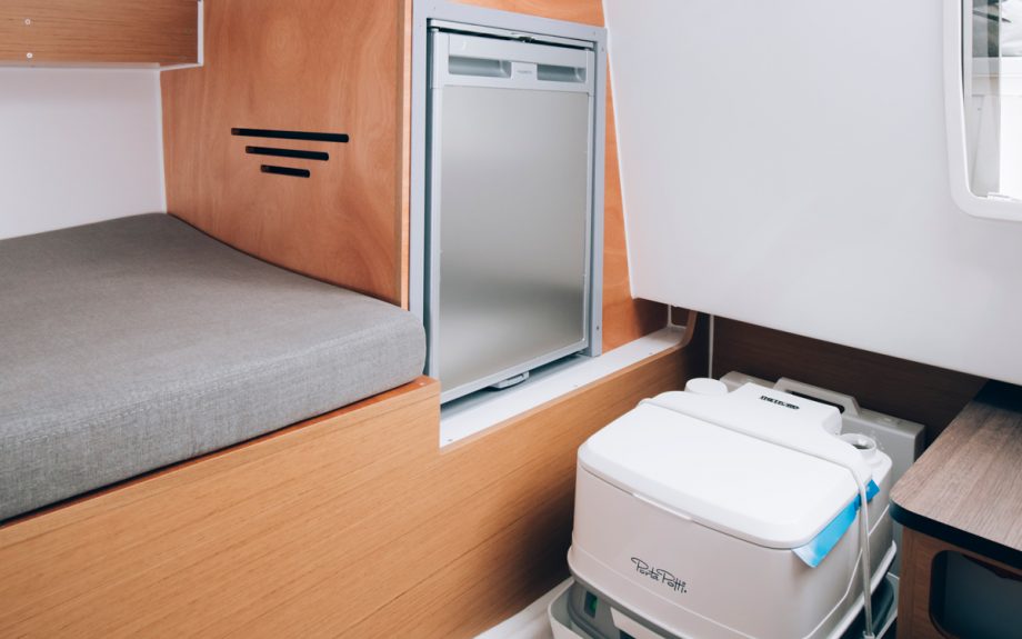 Beneteau-Flyer-7-sundeck-boat-test-heads