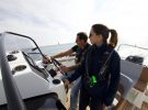 Beneteau-Flyer-7-sundeck-boat-test-helm-underway