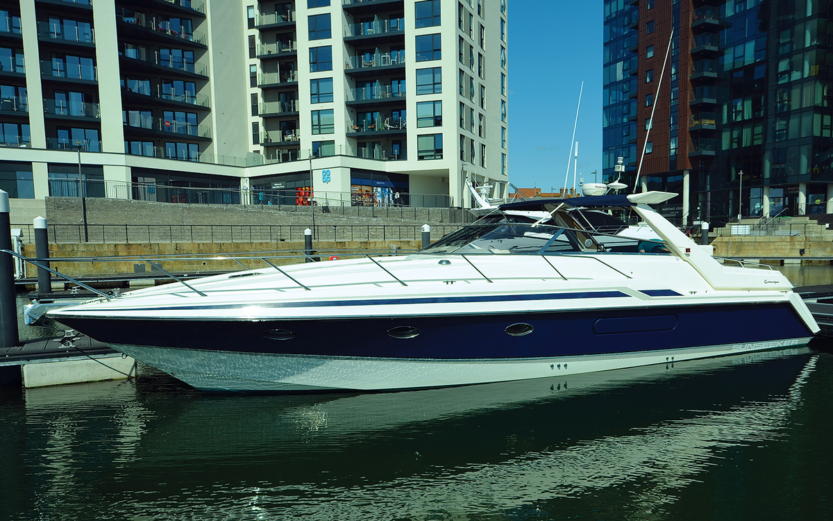 secondhand-boat-buyers-guide-45ft-sportscruisers-for-sale-sunseeker-46-camargue-exterior