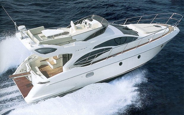 Azimut-40-review-side-0n-view-credit-Lester-McCarthy