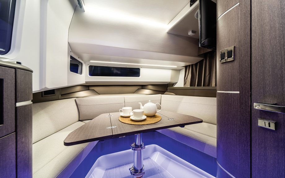 galeon-325-gto-first-look-new-yachts-interior-dinette
