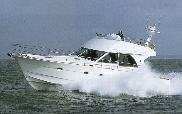 Beneteau-Antares-13.80-review-in-action2-credit-Lester-McCarthy