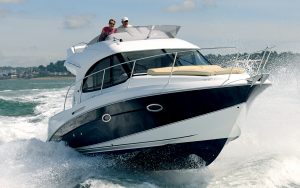 Beneteau-Antares-30-review-in-action-credit-Lester-McCarthy