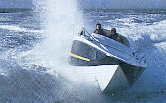 Sunseeker-XS2000-review-in-actio3-credit-Lester-McCarthy