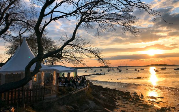 best-seaside-restaurants-shell-bay-poole