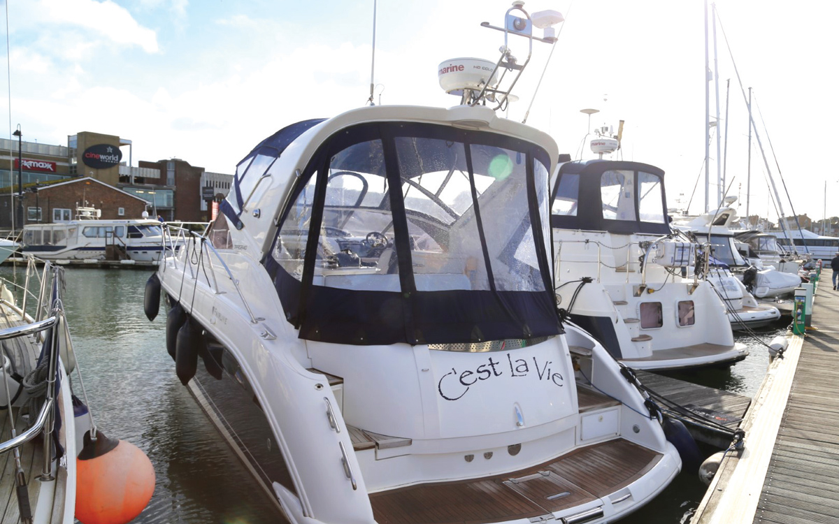 best-tender-garage-boats-fairline-targa-40-exterior