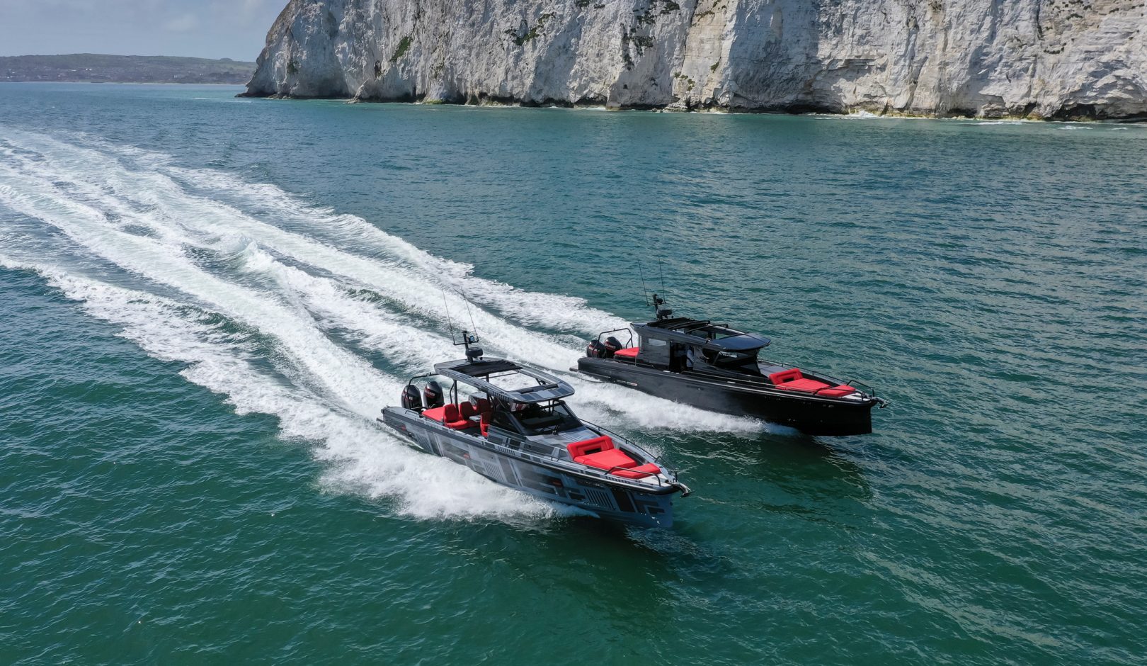 Brabus Racing Brabus 1200 Sun Top: A high-end space accented with exclusives