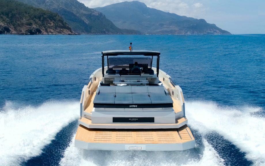 de-antonio-d50-open-aft-running-shot-first-look-new-boats