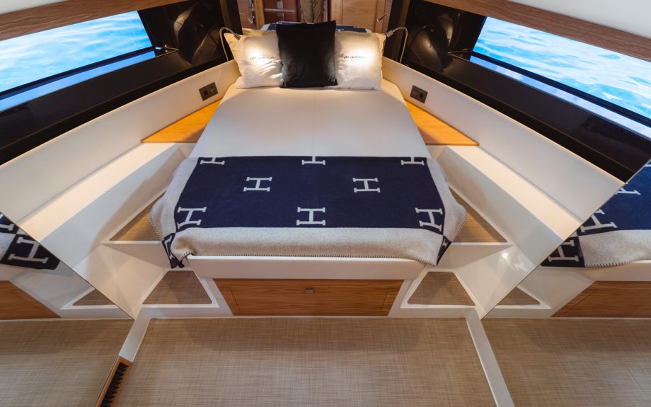 de-antonio-d50-open-fore-cabin-first-look-new-boats