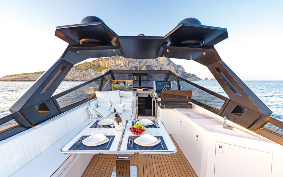 evo-r6-open-test-drive-review-cockpit-arch