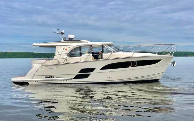 Marex-330-Scandinavia-exterior-cannes-yachting-festival-2021