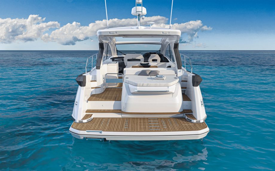 beneteau-gt45-aft-view-cannes-yachting-festival-2021