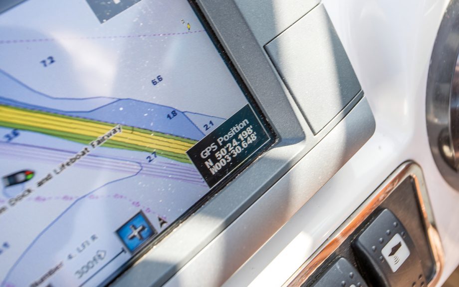 How to register and use your marine VHF radio