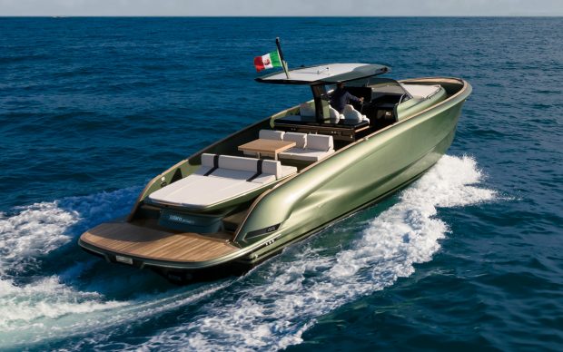 solaris-power-open-44-aft-view-cannes-yachting-festival-2021