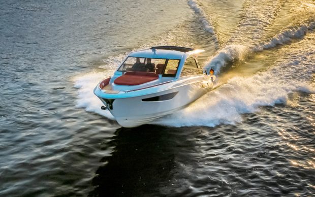 bavaria-vida-33-bow-running-shot-southampton-boat-show-2021-yacht-tour-video