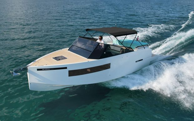 deantonio-d28-bimini-southampton-boat-show-2021