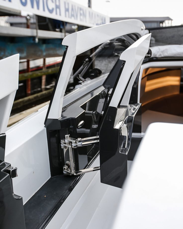 farline-fline-33-outboard-review-side-view