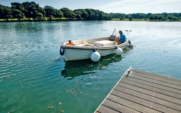 how-to-dock-single-shaft-boat-video