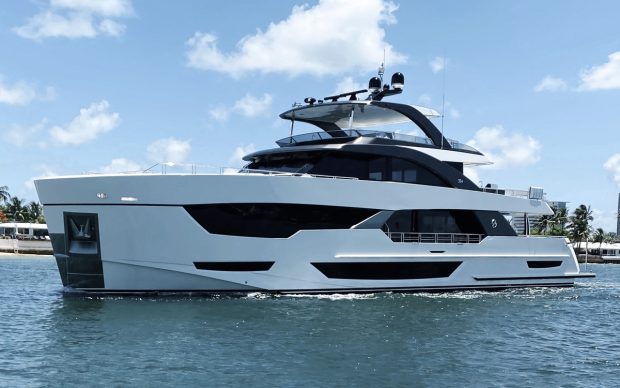 ocean-alexander-35r-first-look-fort-lauderdale-boat-show-2021