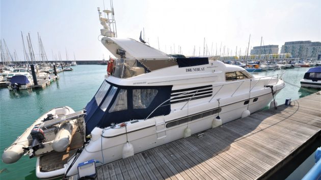 best-1990s-boats-fairline-squadron-59-exterior