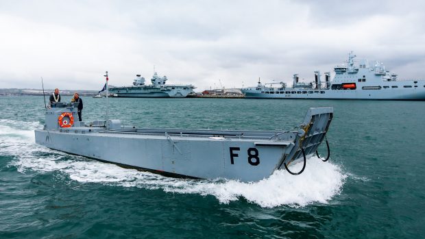 royal-navy-landing-craft-f8-falklands-war