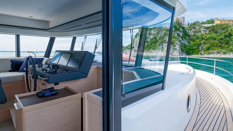 beneteau-grand-trawler-62-test-drive-review-foredeck-credit-nicholas-claris