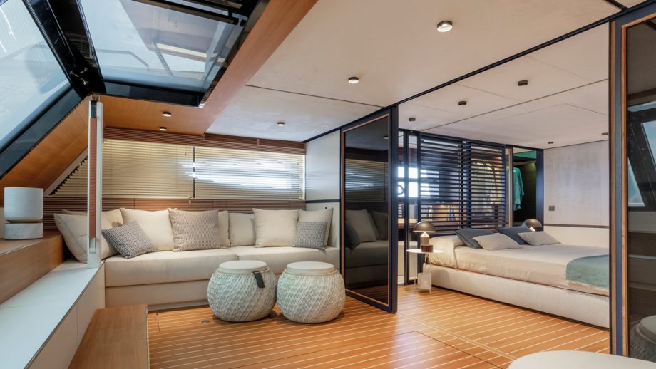 evo-v8-yacht-review-lounge