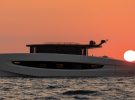 evo-v8-yacht-review-side-view