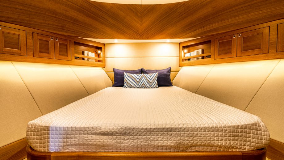 grand-banks-gb54-test-drive-review-forecabin