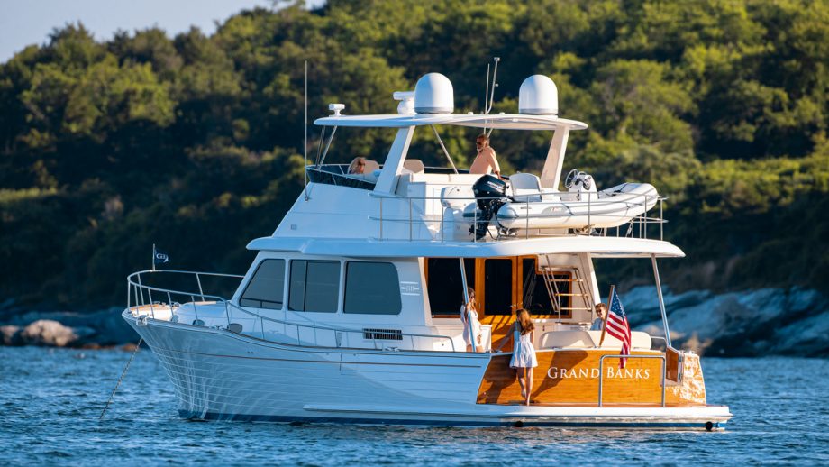 grand-banks-gb54-test-drive-review-transom