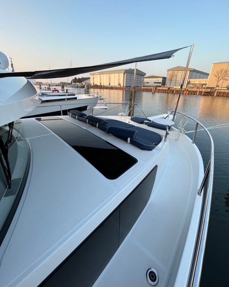 delphia-11-electric-boat-river-test-foredeck-MBY274.news.037