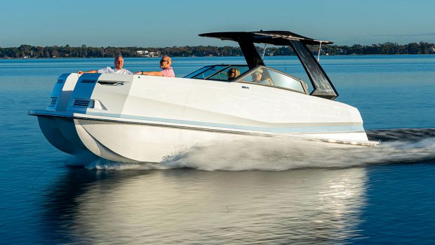 ingenity-23e-yacht-tour-electric-pontoon-boat