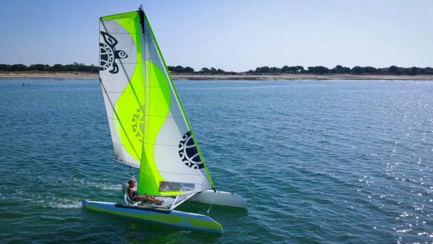 iziboat-folding-catamaran-sailboat