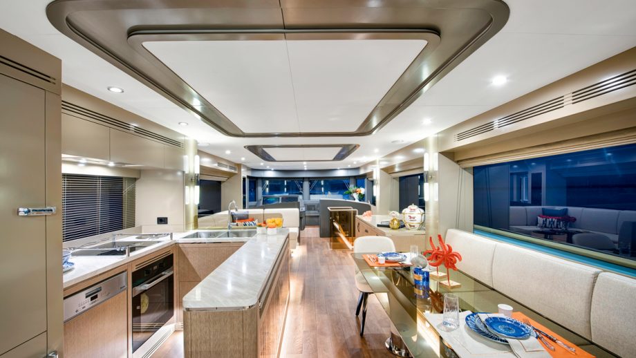 sirena-68-review-saloon