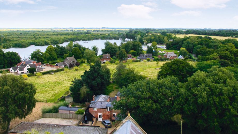 Norfolk Broads boating holiday Perfect introduction for a beginner crew