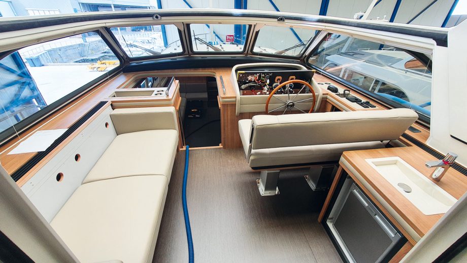 linssen-55sl-ac-variotop-MBY277.news.Linssen_SL55_AC_Variotop_9